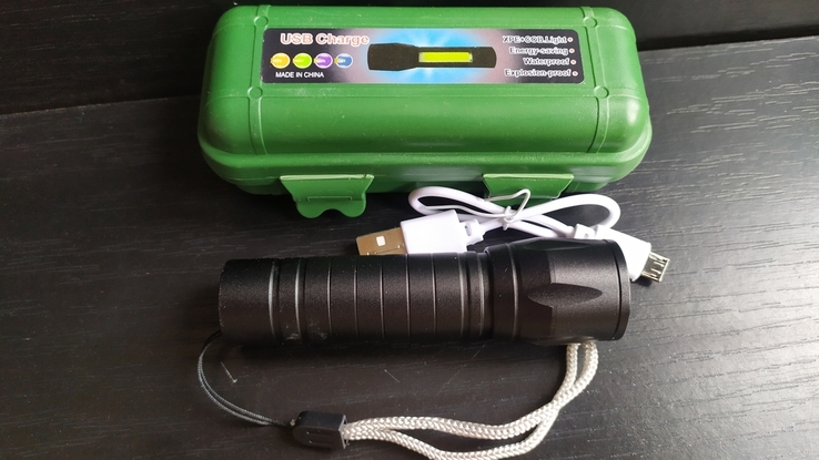 Мощный аккумуляторный фонарик с кейсом, фото №4