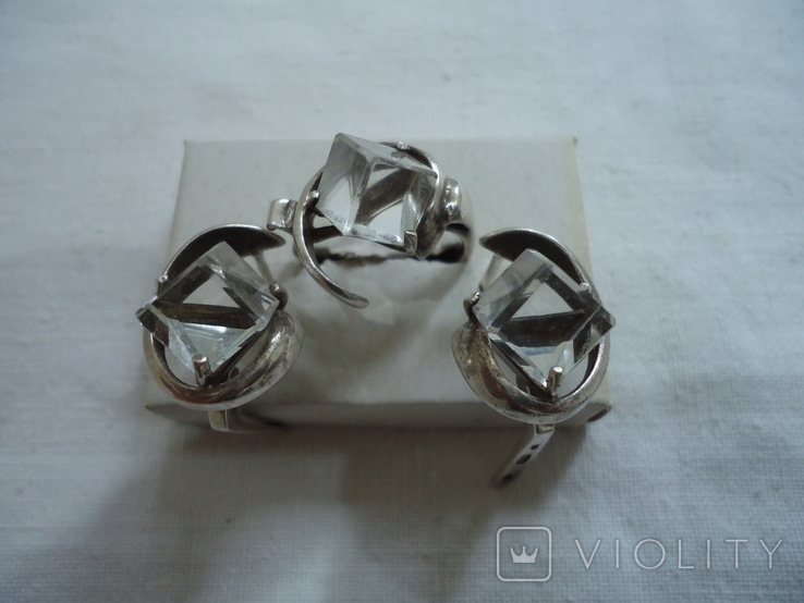 Серебренный гарнитур кольцо и серьги с крупным камнем, фото №2