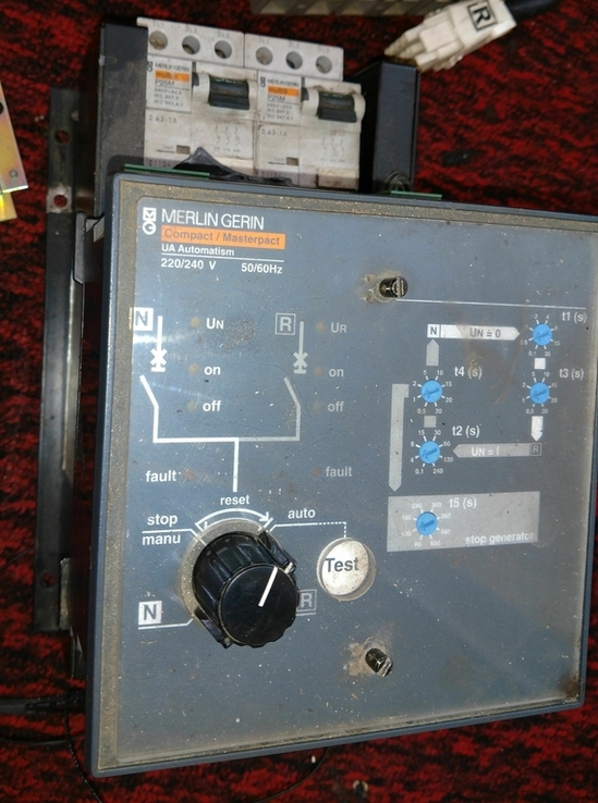 Автоматический выключатель 2 шт. MERLIN GERIN NS400N АВР + блок управления в одном лоте, фото №7