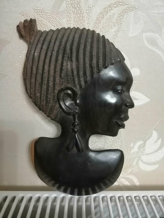 Статуэтка из Африки, силуэт лица из черного дерева, фото №2