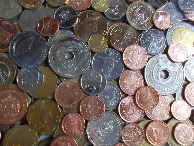 2 кг монет разных стран, без России, СССР и Украины