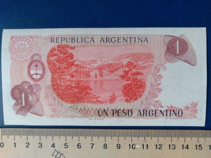 1 песо Аргентины 1970 года, фото №3