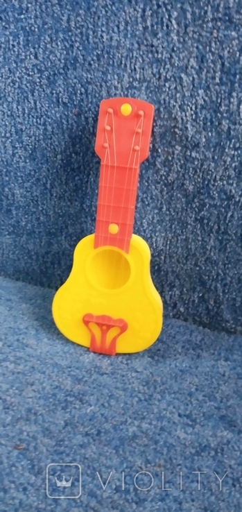 Детская пластиковая игрушечная гитара ссср, фото №11
