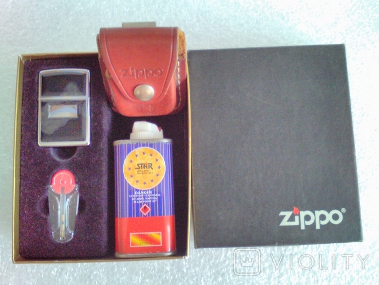 Зажигалка "ZIPPO" в полном комплекте (MADE IN USA).