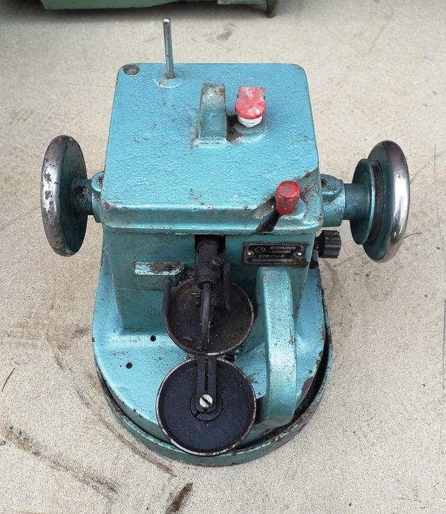 Скорняжка машина для сшивания меха, фото №2