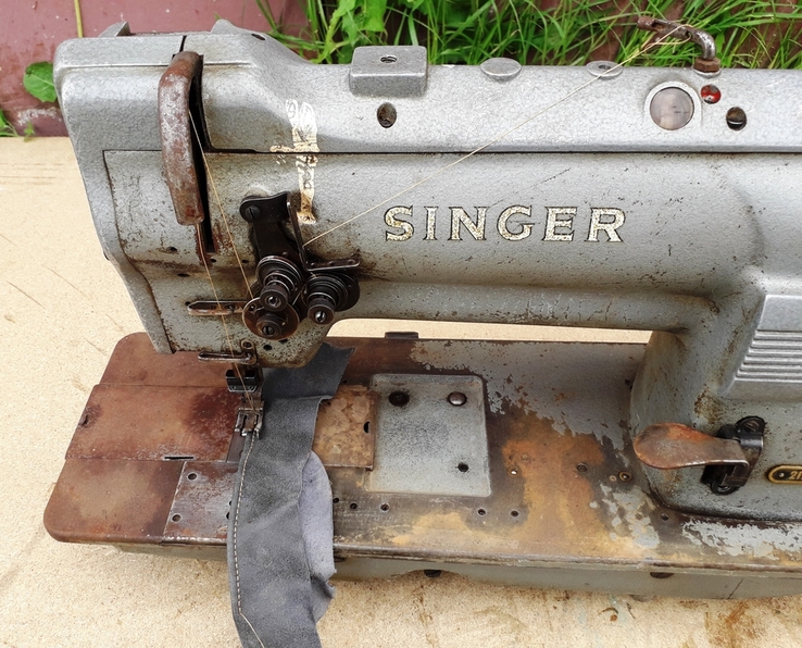 Промышленная Швейная машина "Singer" 212G141 со столом с двигателем., фото №5