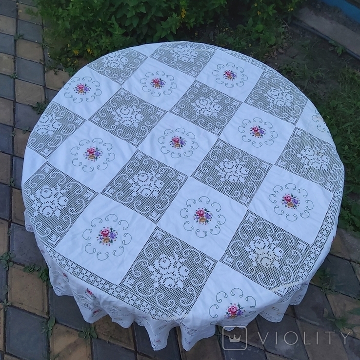 Скатерть Розы с вышивкой и кружевом D 170 см на круглый стол, фото №4