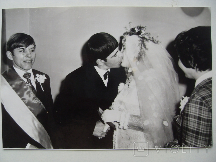 Поцелуй жениха и невесты., фото №2