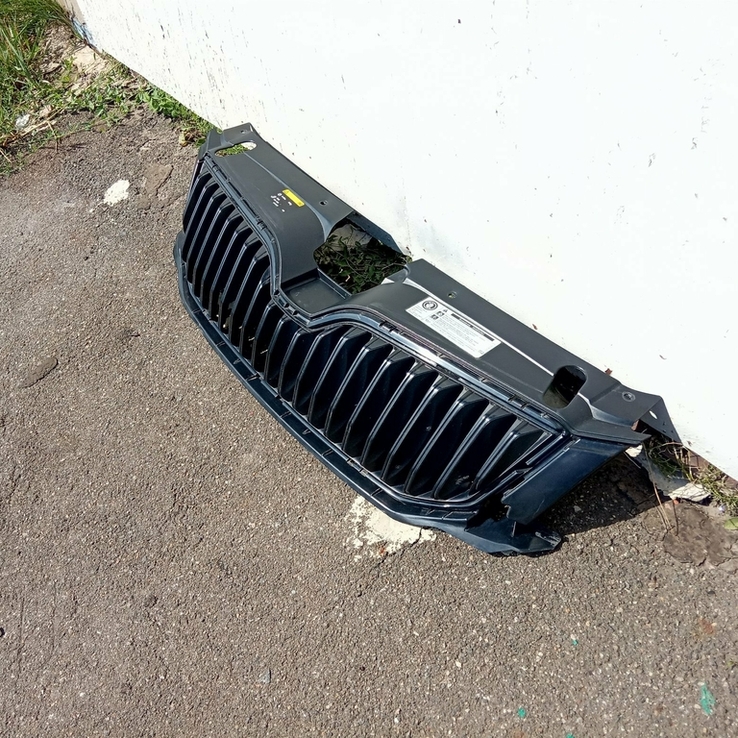 Решетка радиатора (с черной рамкой) Skoda Octavia A7 '13-17, фото №4