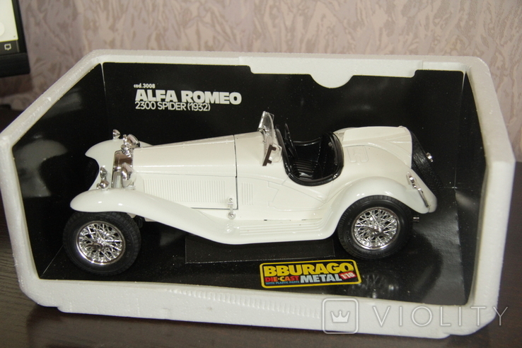 Автомодель Alfa Romeo 2300 Spider (Bburago 1/18), фото №3