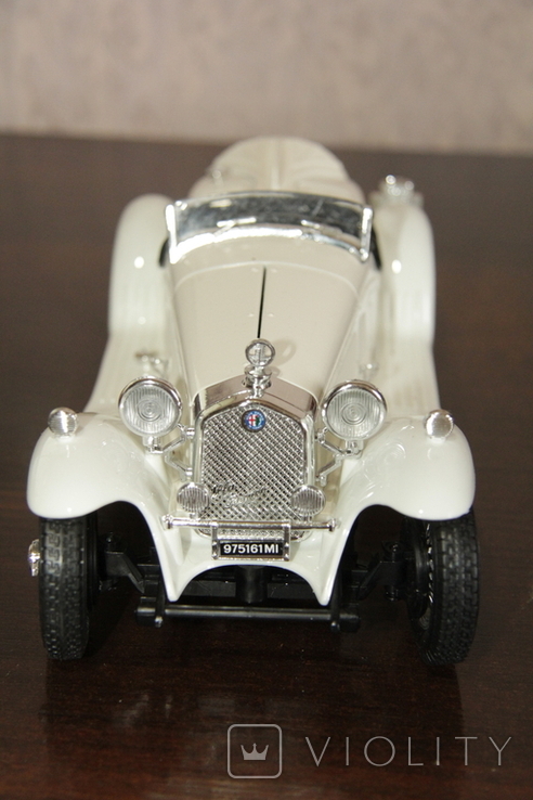 Автомодель Alfa Romeo 2300 Spider (Bburago 1/18), фото №7