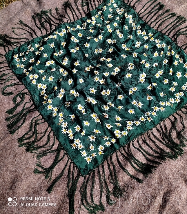 Новый платок шелковый Эдельвейс с бахрамой