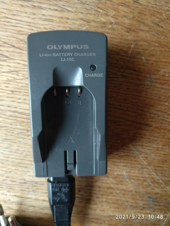 Зарядное устройство для батареи к фотоаппарату Olimpus, numer zdjęcia 3