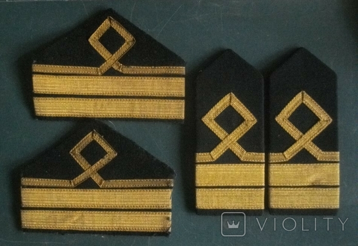 Vintage.Shoulder straps and sleeve patches .Navy of the USSR.