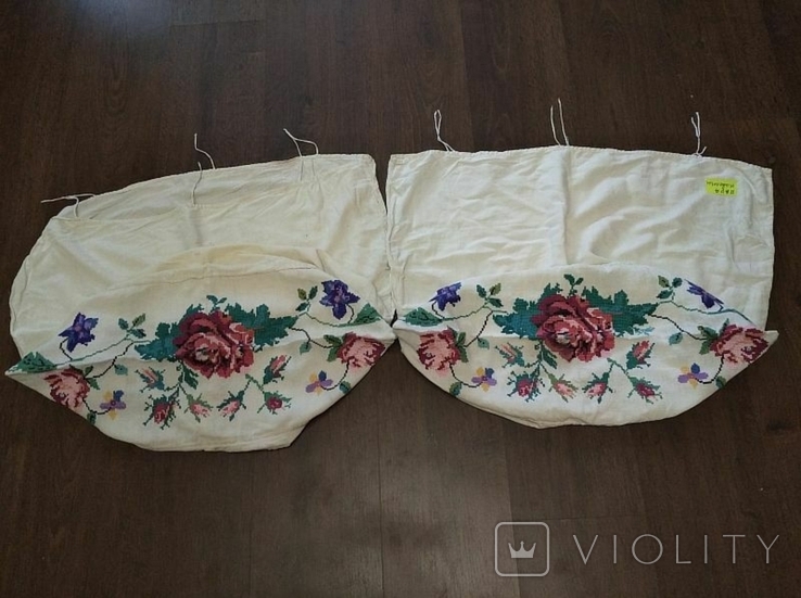 A pair of pillowcases