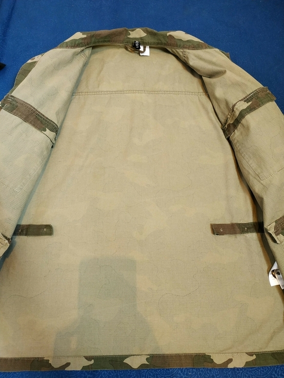 Куртка легкая камуфлированная. Куртка-рубашка DIVIDED коттон р-р 38(состояние!), фото №9