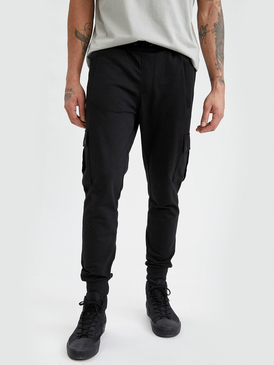 Чоловічі спортивні штани DeFacto (T8061AZ-BK27) чорного кольору., фото №2