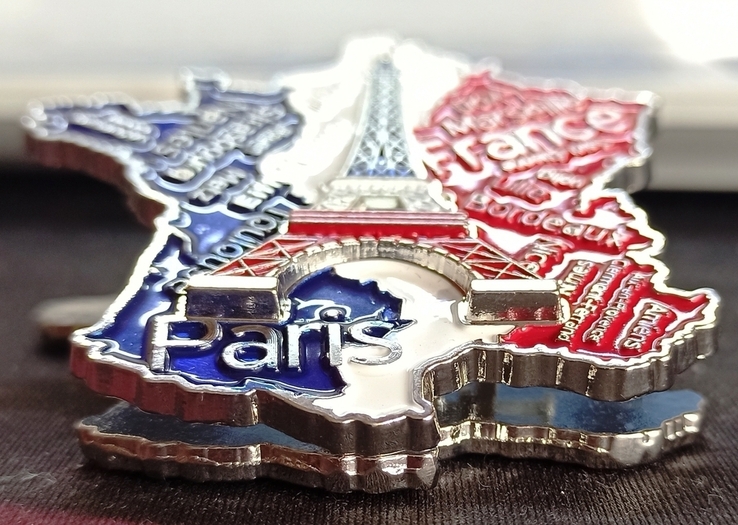 Магнит на холодильник- Париж (Франция) ,железо,защепка, фото №6