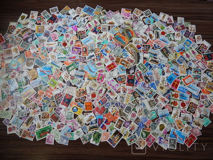 Почтовые марки разных стран мира 550 шт.
