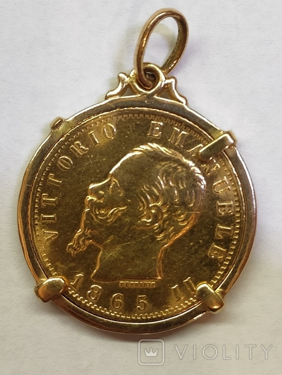 Монета кулон 20 Лир 1865. Золото 900. Монета крутиться в обводці.