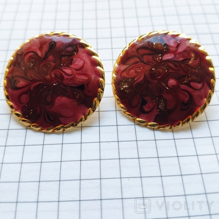 Round earrings, costume jewelry