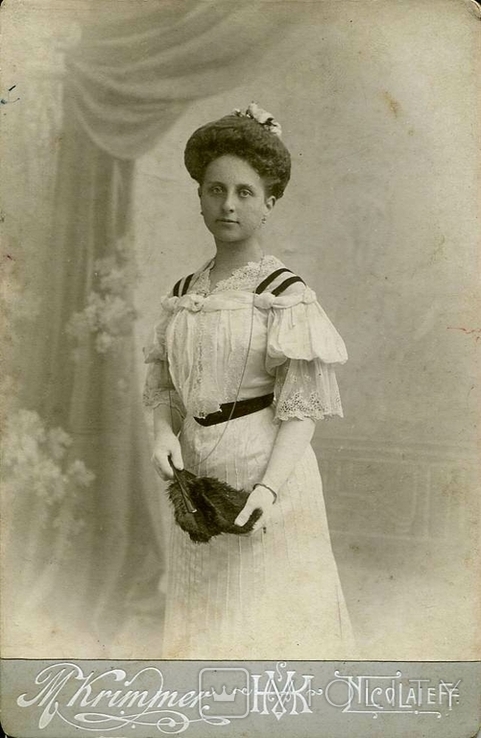 Николаев. Дамочка с веером. Фот. М. Криммер, 1900-1910-е гг.