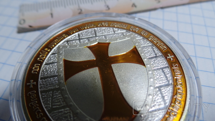 L Масонская Посеребренная Монета Тамплиерский Масонский Знак Крест на ней в капсуле М75, фото №3