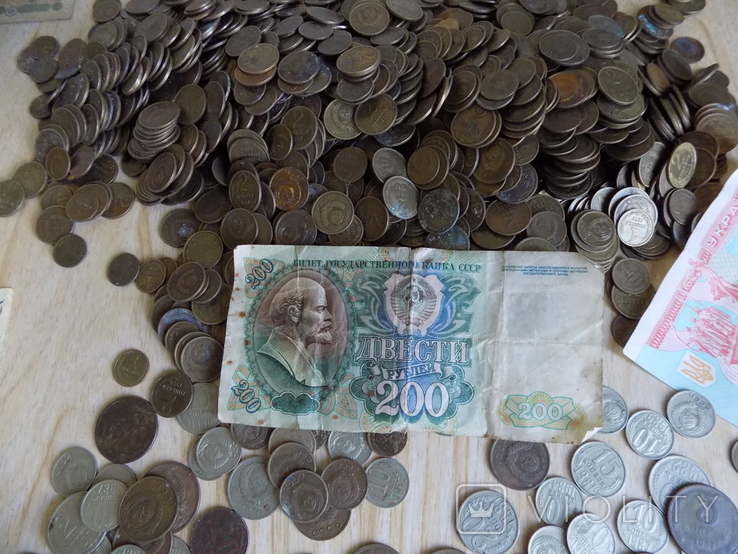 Много денег СССР и другие монет около 3 кг