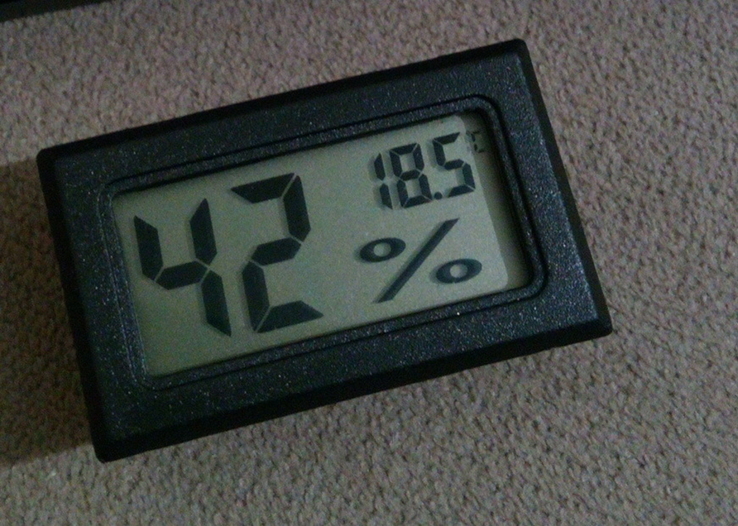 Гигрометр, термометр (с батарейкой), фото №3