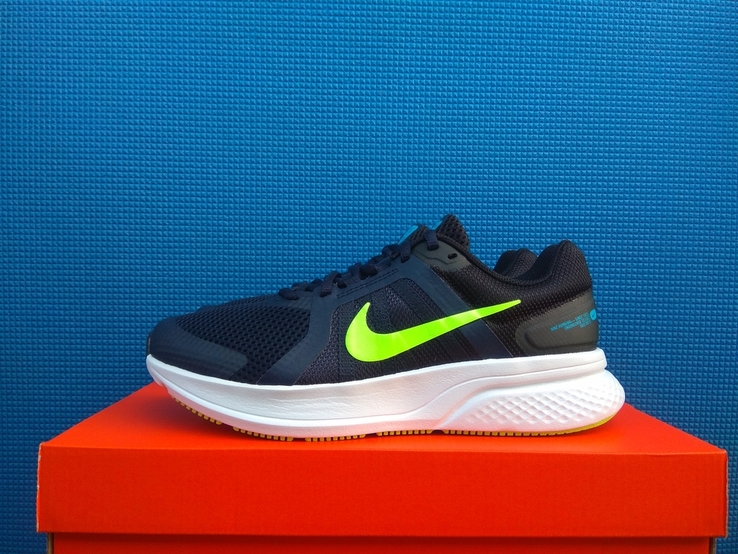 Nike Run Swift 2 - Кросівки Оригінал (41/26), numer zdjęcia 2