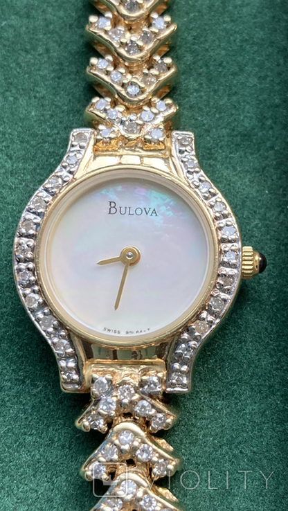 Женские Швейцарские золотые часы с бриллиантами Bulova 14 kt. Gold