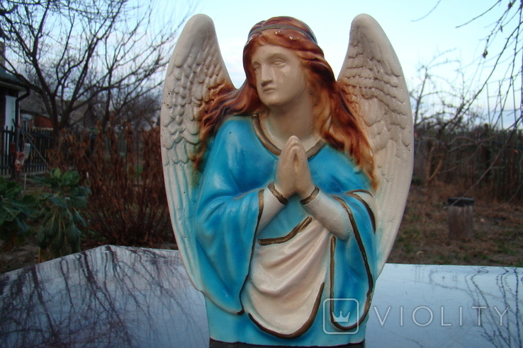 Sculpture figurine Angel with wings folded hands in prayer, photo number 4