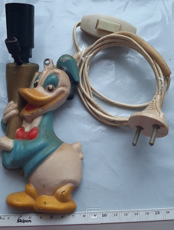 Svtilnik "Duck-Scrooge McDuck".Requires minor repairs.Putting in order.See photo.No29.+*