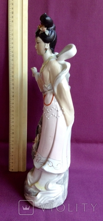 The statuette is a Chinese woman. Porcelain., photo number 6