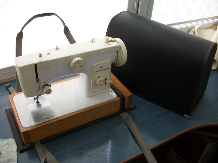 Швейная машинка чайка 132-м, белая, футляр,инструкция и другое, фото №6
