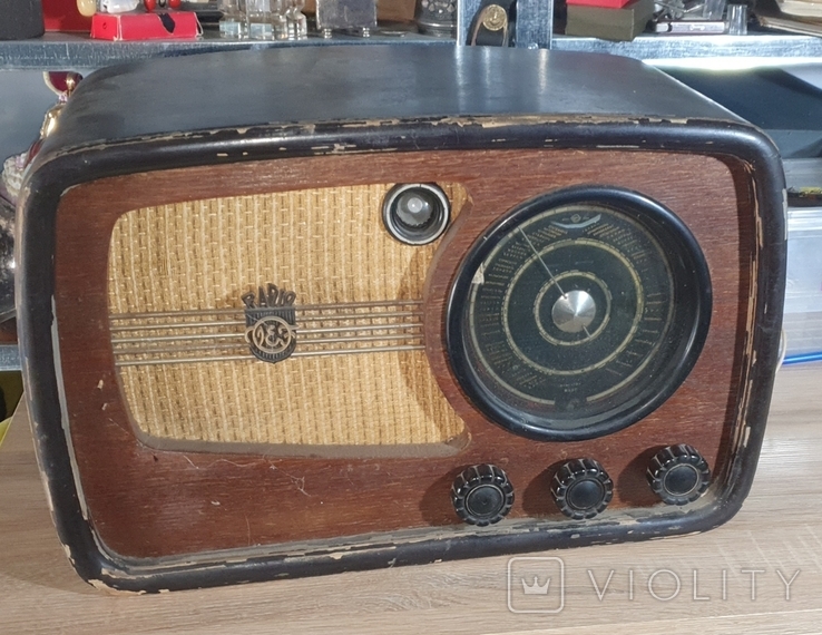 Радиоприемник старый