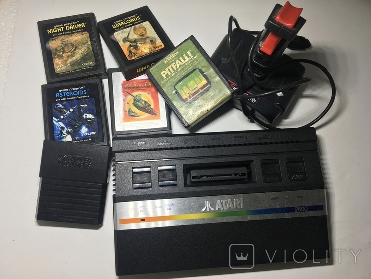 Atari 2600 с картриджами и джойстиком полный рабочий комплект