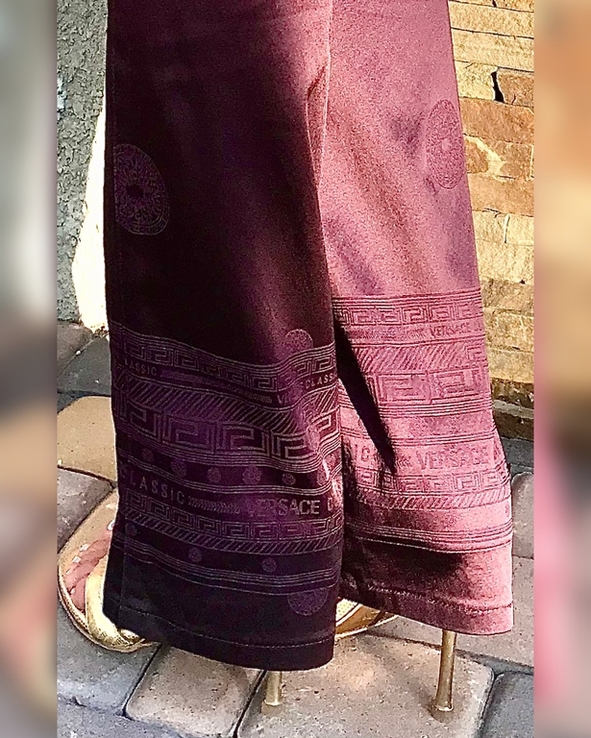 VERSACE Classic V2. Шикарные брюки классика, марсала, оттеночные переливы атласной ткани., фото №7