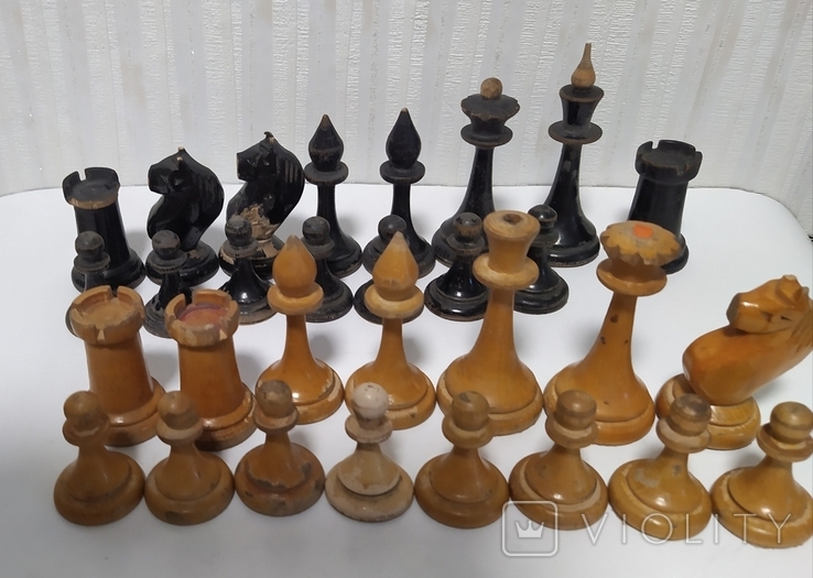 Старые шахматы.
