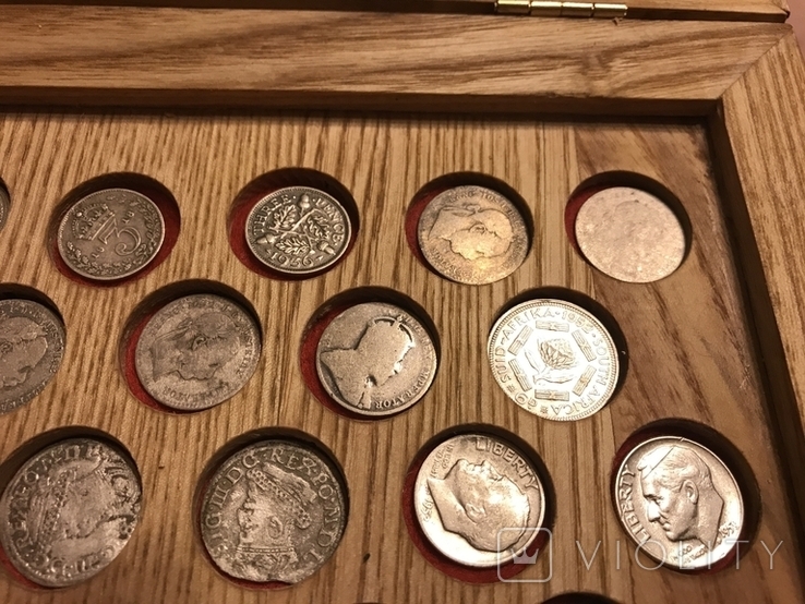32 серебряные монеты в деревянном планшете., фото №5