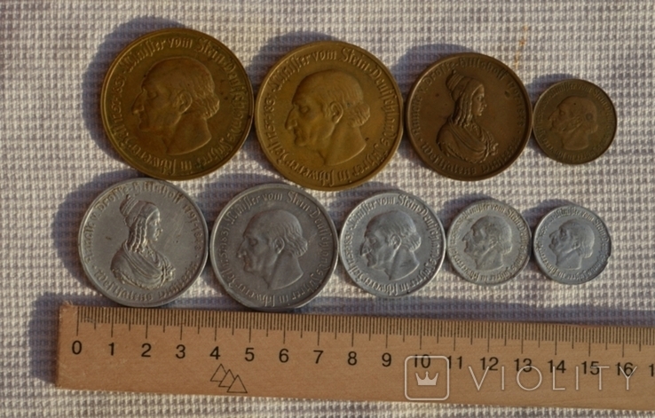 Марки,монеты(думаю копии)