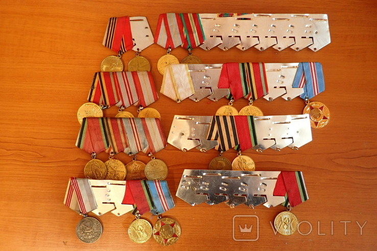 8 алюминиевых сцепок (от 2 до 9 медалей)