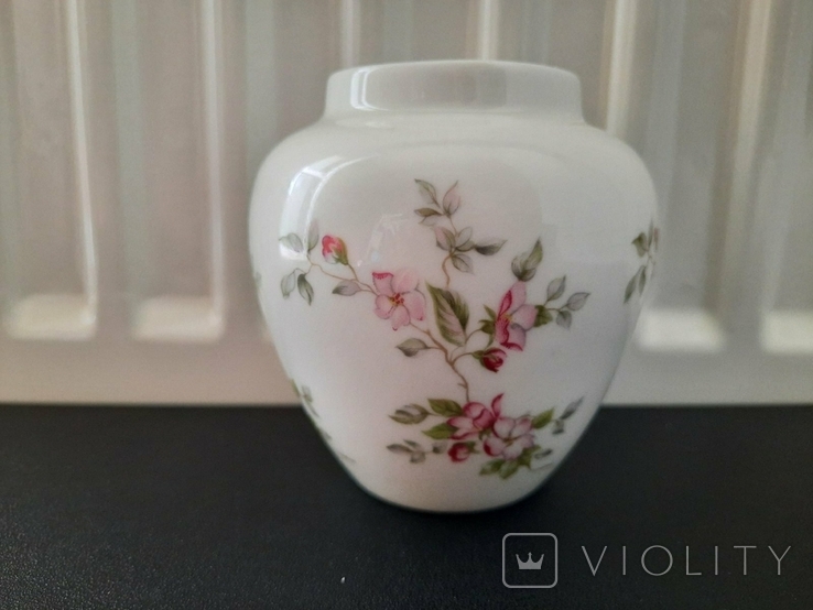 Ваза декоративная Victoria China fine bone china England