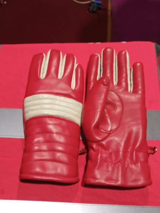 Красные перчатки, numer zdjęcia 3