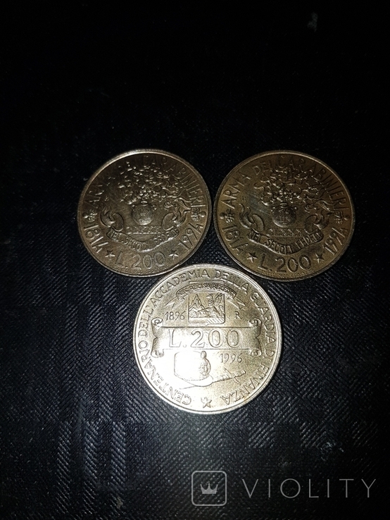 Лот монет Италии:200 лир 1994 г.(2 шт.),1996 г.(1шт.,юбилейная)., numer zdjęcia 9