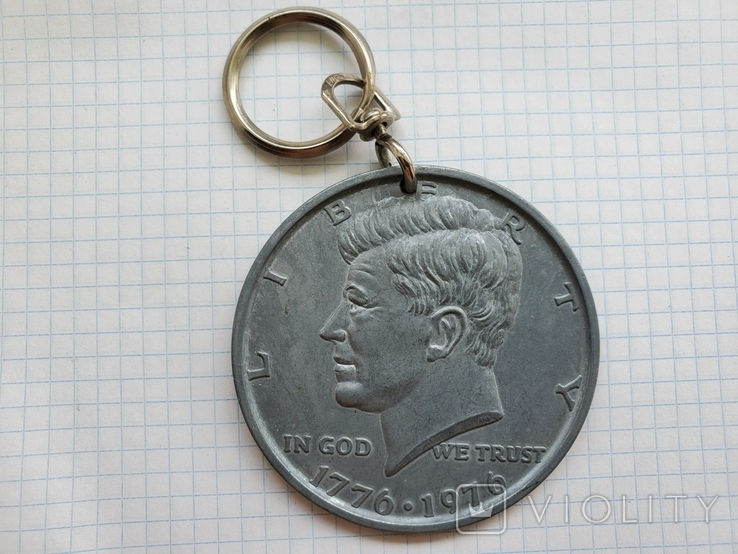 Крупная Медаль брелок в виде пол долларовой монеты США 2