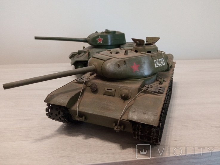 Модели масштабные 2шт танков СССР
