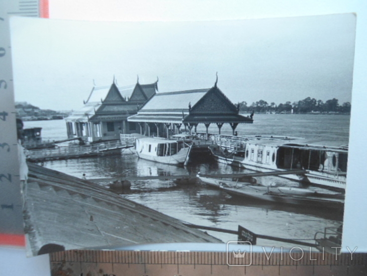 Старое фото Камбоджа город на воде лодки, причал