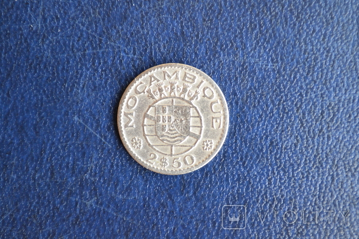 Монета, Португальский Мозамбик, 2,5 эскудо 1965 г., фото №4