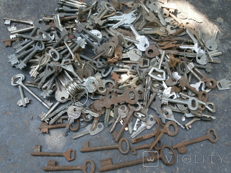 Ключи разные(300 шт,3.800 кг.)